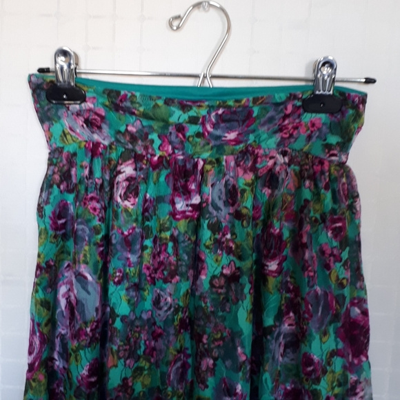 S.H.E Floral  Lace Skirt With Band Waist - Picture 3 of 6